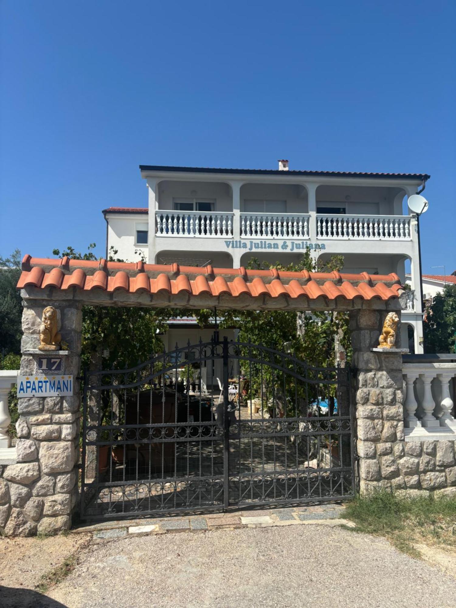 Villa Julian & Juliana كرك المظهر الخارجي الصورة